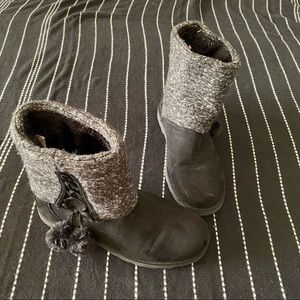 Black and grey Makalu boots
